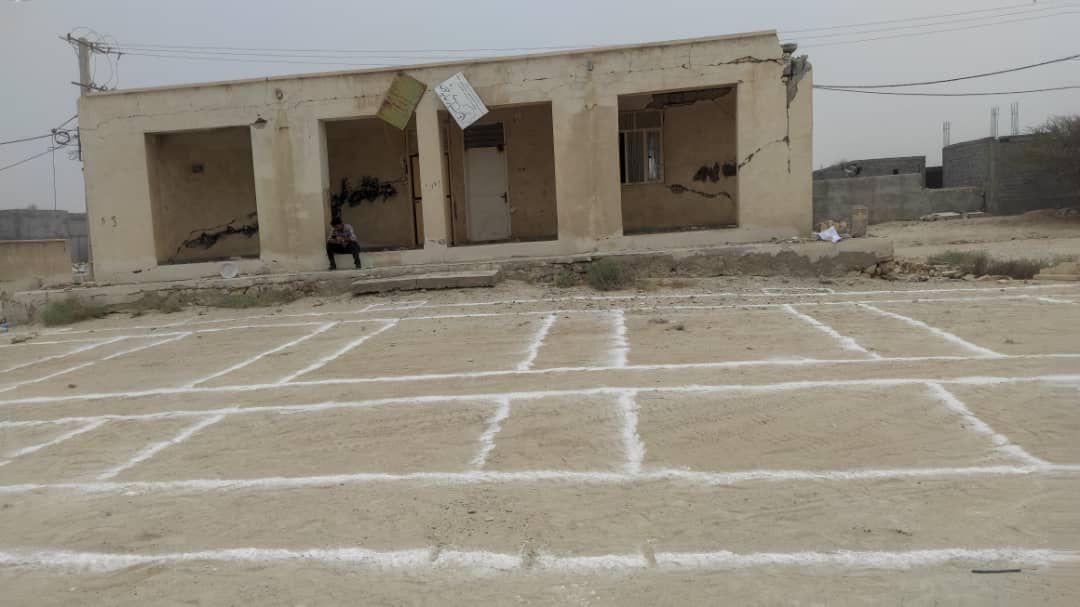 عملیات اجرایی مدرسه ۶کلاسه روستای سایه خوش در پنجمین روز بعداز وقوع زلزله آغاز شد